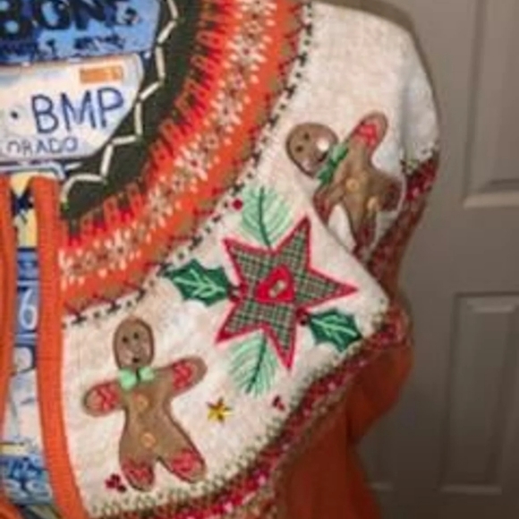 Christmas Sweater Size Medium - Picture 3 of 6